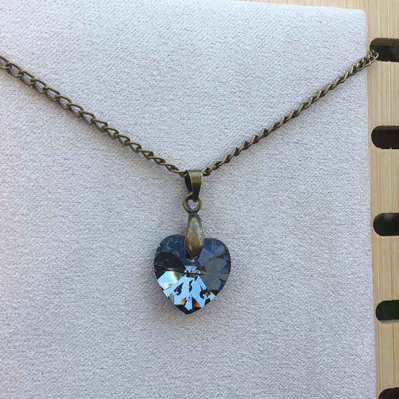 Reversible Black Diamond + Iridescent Oil Spill Rainbow Crystal Heart Necklace - Picture 4 of 11